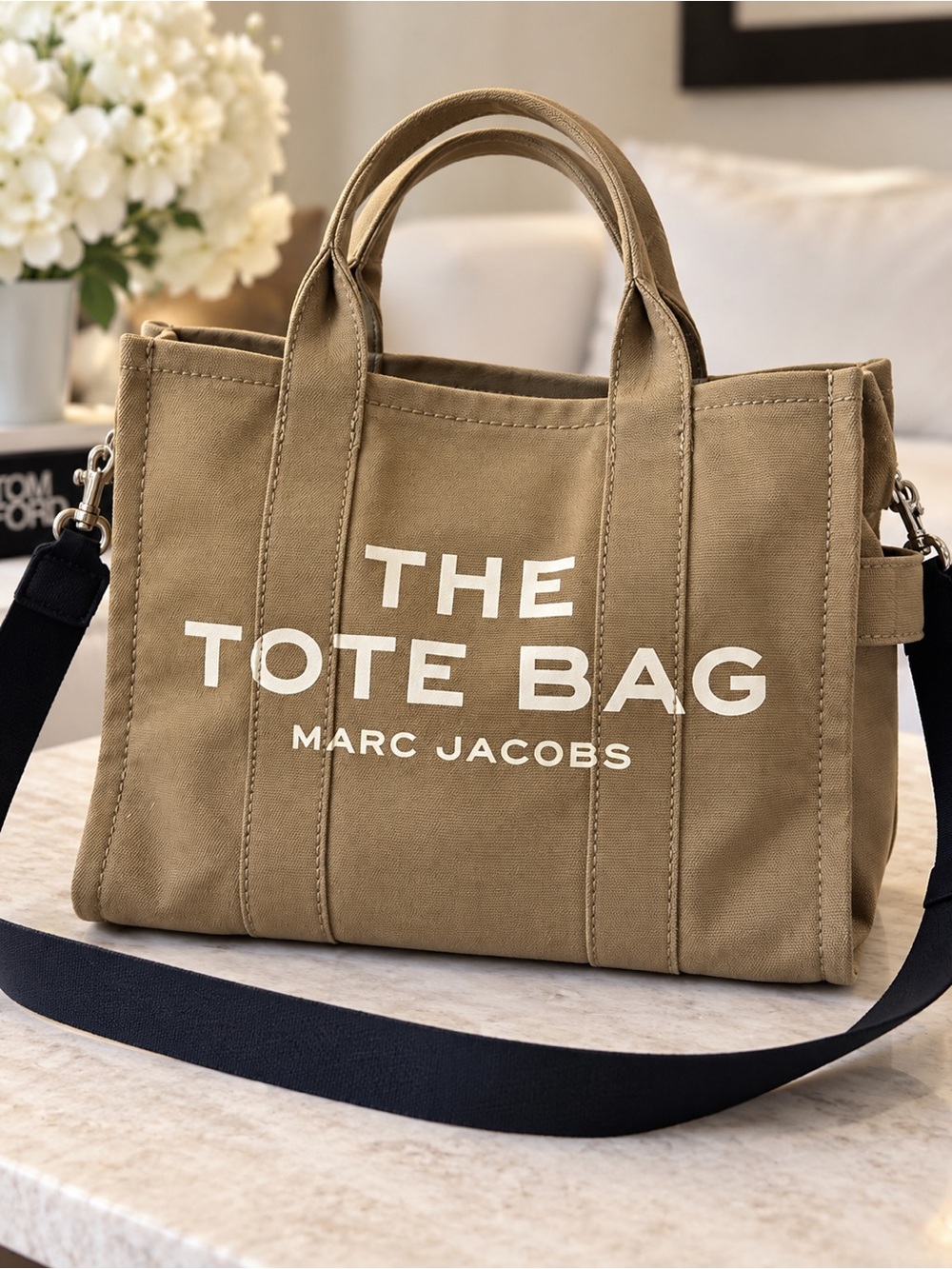 Marc Jacobs The Tote Bag in Khaki medium